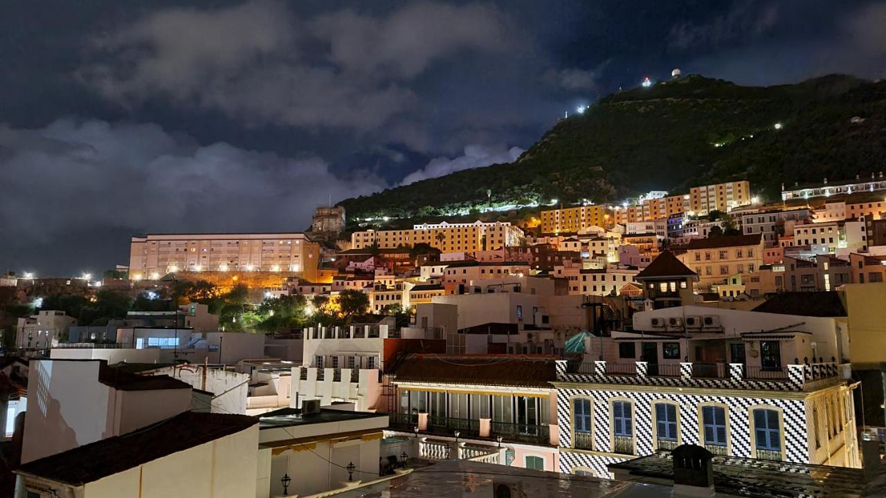 Gibraltar Town Centre Flat With Roof Terrace Apartment Екстериор снимка