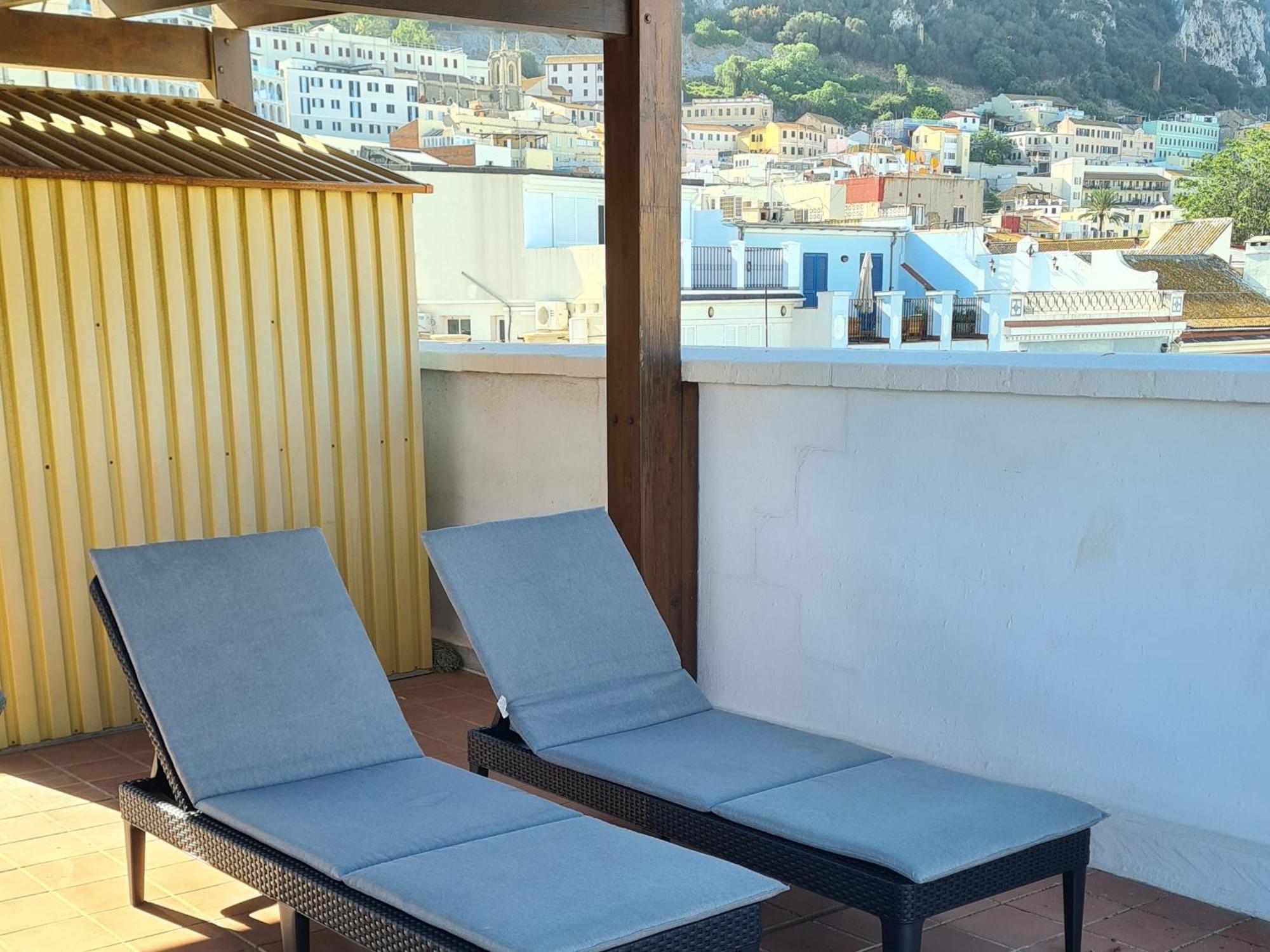 Gibraltar Town Centre Flat With Roof Terrace Apartment Екстериор снимка